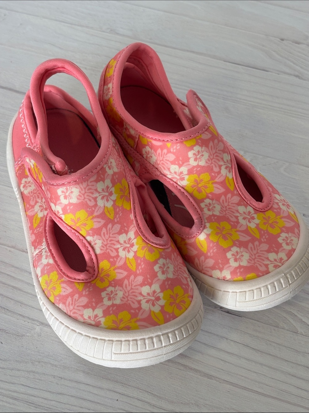 💖 Oomphies Splash Girls Tropical Pink Floral Water Shoes | Toddler size 12